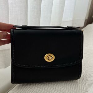 COACH KIP Turnlock Crossbody